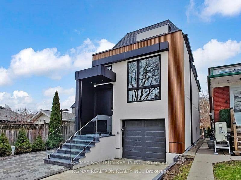 Algoma Street in Toronto · Mimico — photo 2