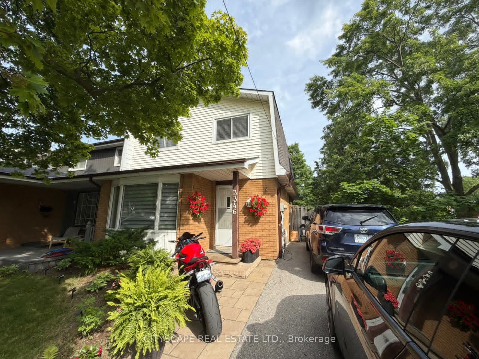 Photo of Chokecherry Crescent in Mississauga · Erin Mills