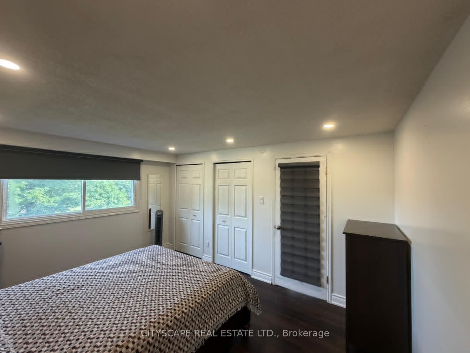Chokecherry Crescent in Mississauga · Erin Mills — photo 3