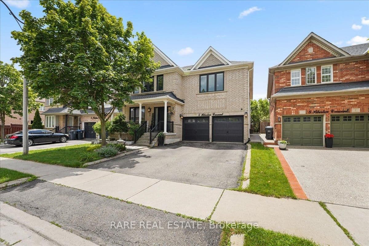 Hiberton Crescent in Brampton · Fletcher's Meadow — photo 2