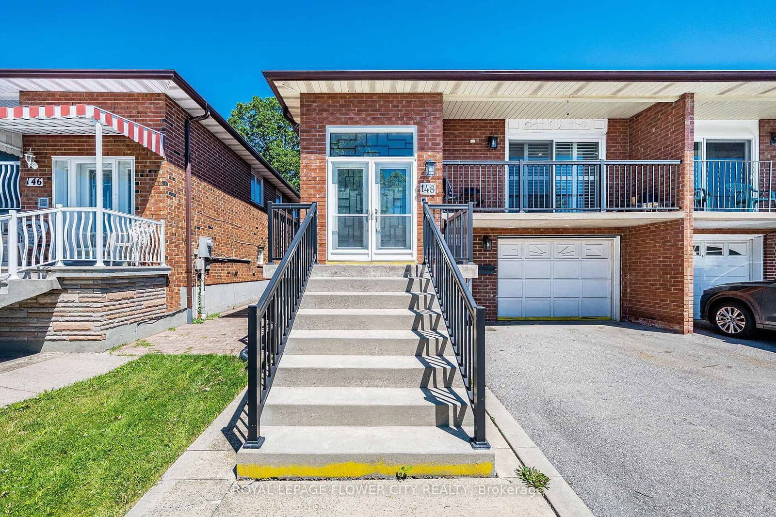 Dolores Road in Toronto · Glenfield-Jane Heights — photo 2