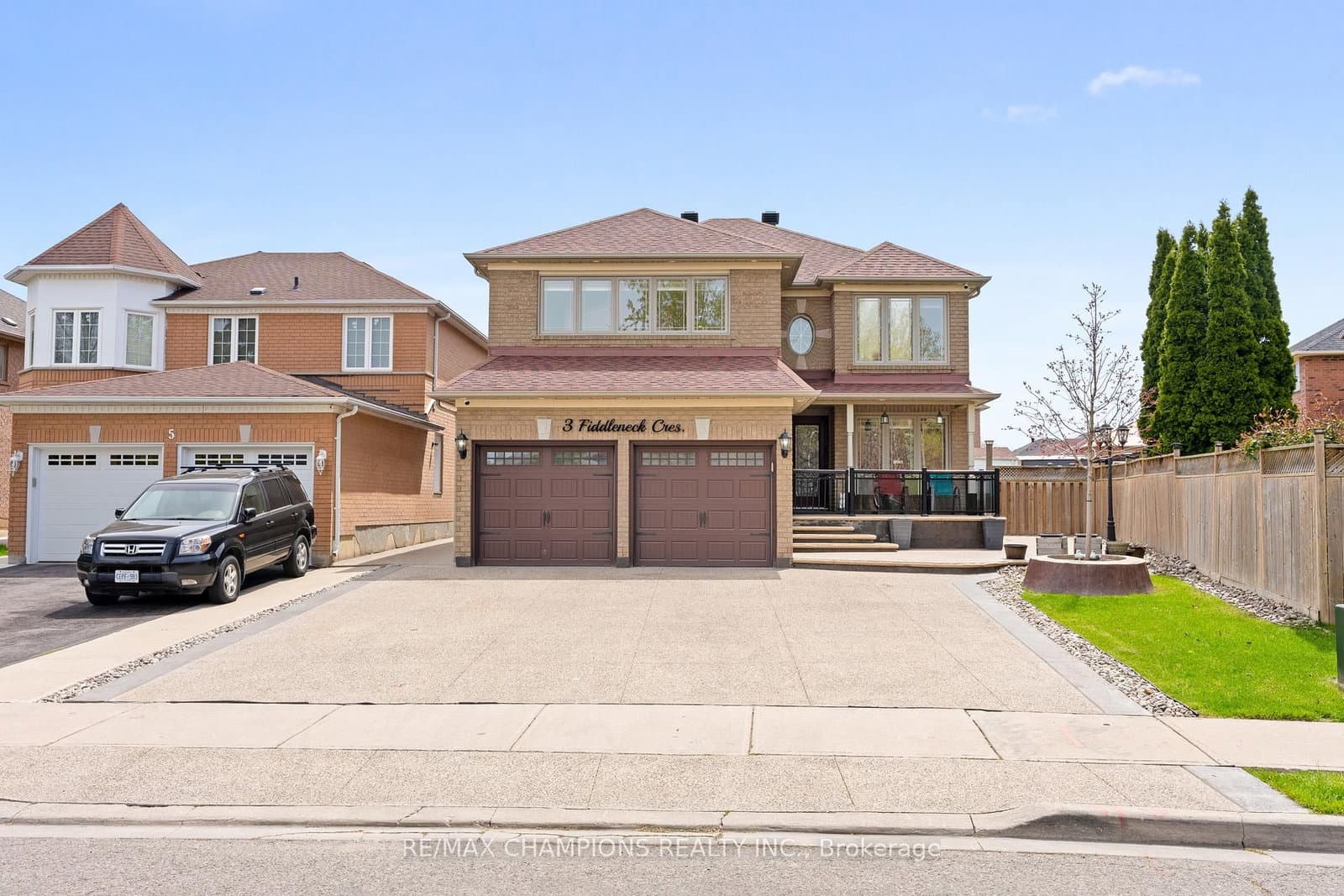 Fiddleneck Crescent in Brampton · Sandringham-Wellington — photo 2