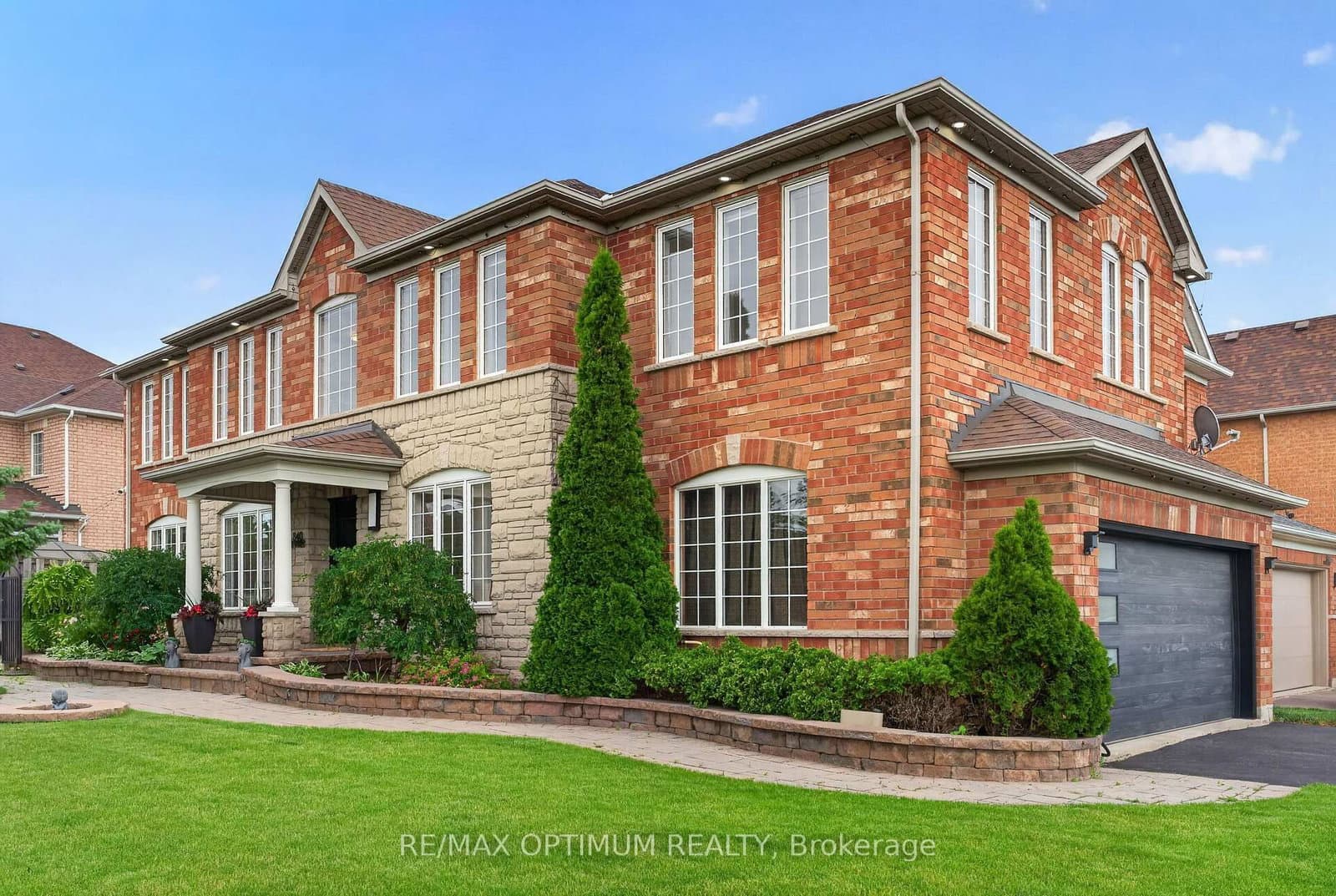 Photo of Brass Winds Place in Mississauga · Meadowvale