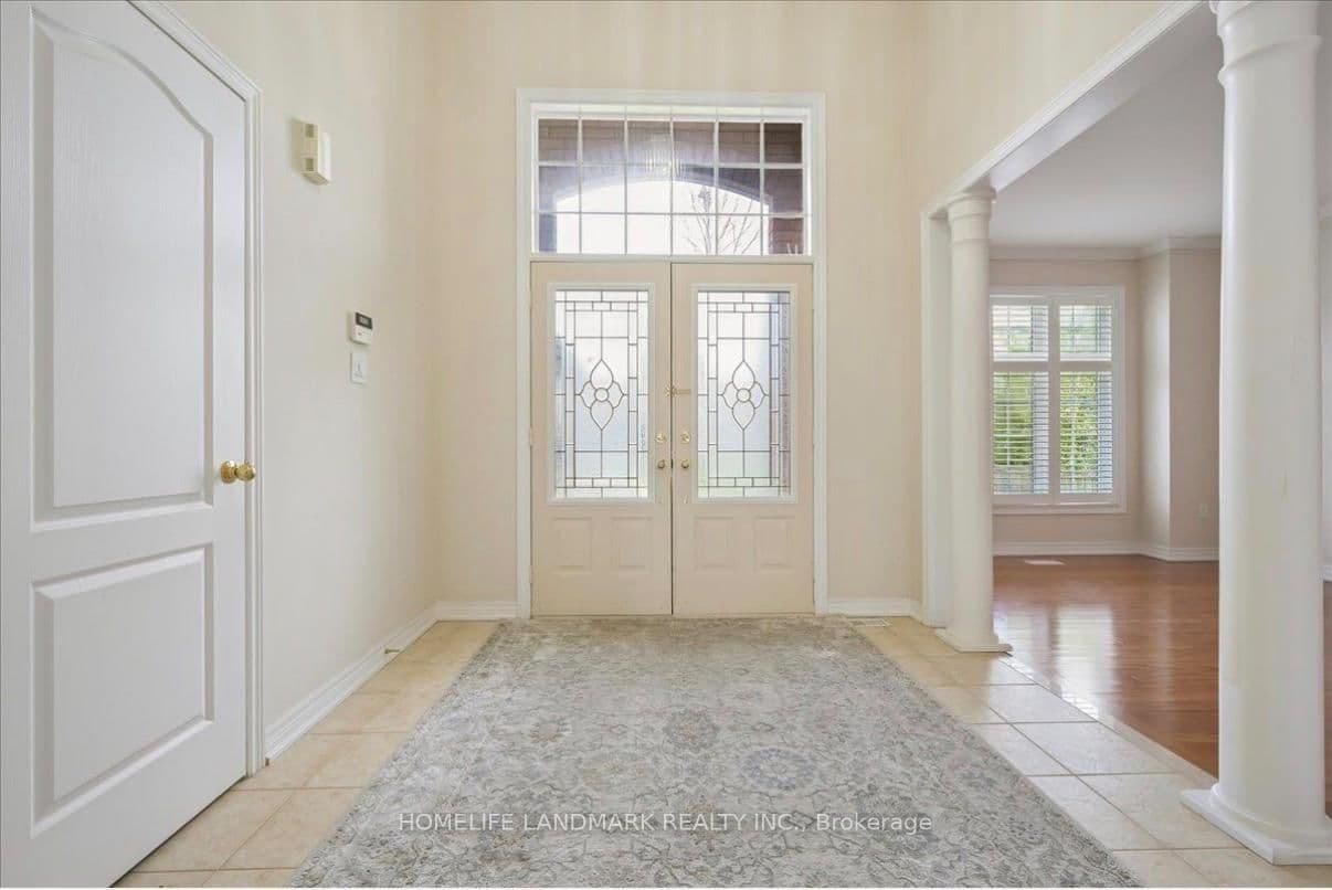 Tesla Crescent in Oakville · Joshua Creek — photo 2