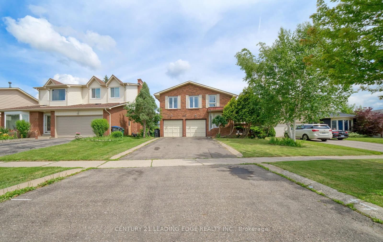 Elgin Drive in Brampton · Brampton South — photo 2