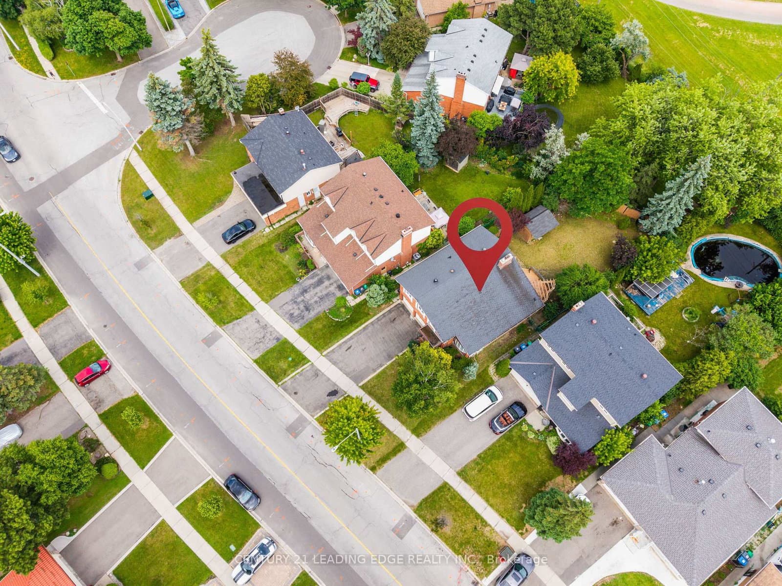 Elgin Drive in Brampton · Brampton South — photo 3