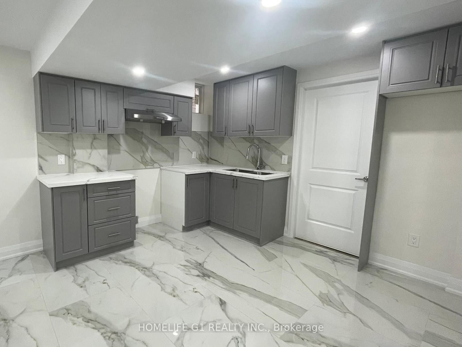 Lola Crescent in Brampton · Northwest Brampton — photo 2