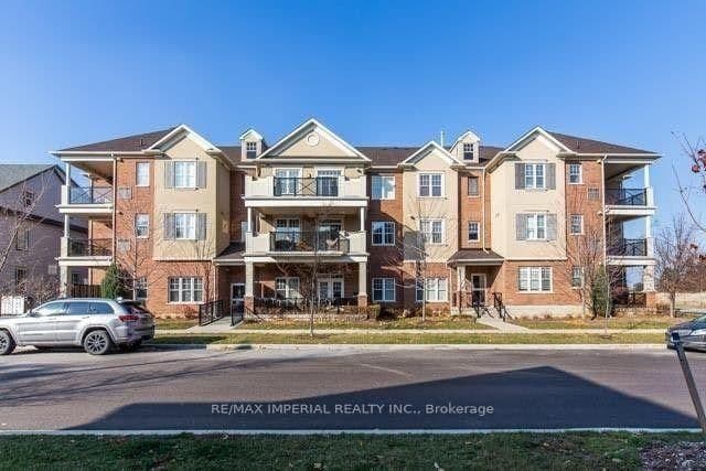 Photo of Gatwick Drive in Oakville · River Oaks