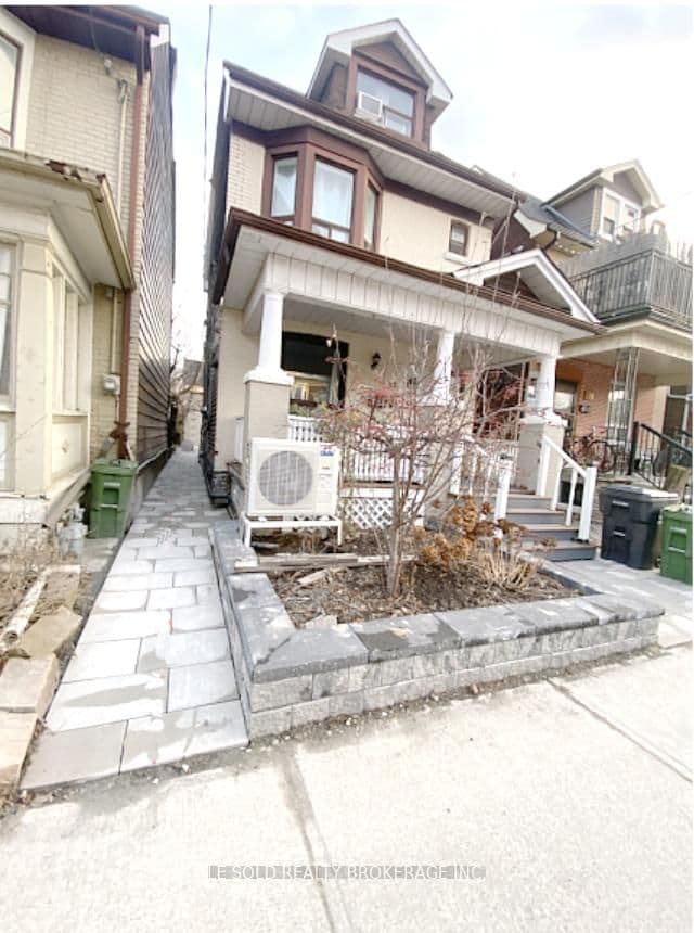 Photo of Hallam Street 201 in Toronto · Dovercourt-Wallace Emerson-Junction