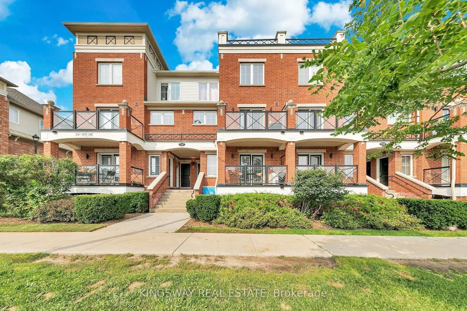 Photo of Sixth Line in Oakville · River Oaks