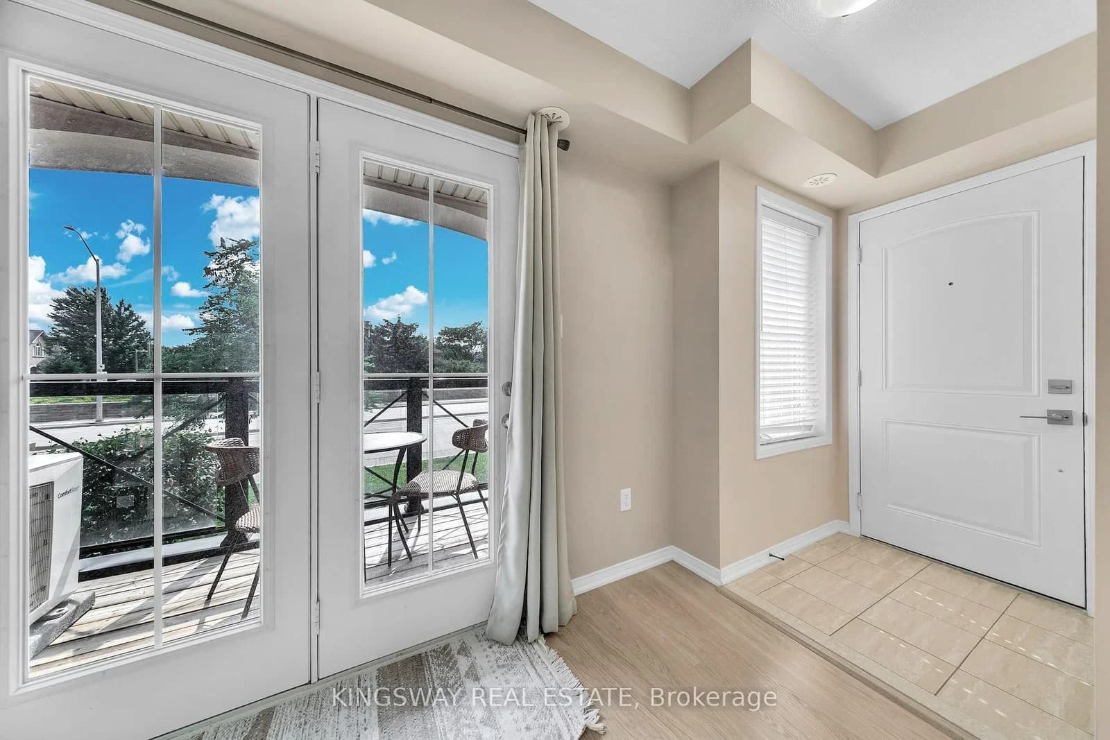Sixth Line in Oakville · River Oaks — photo 3