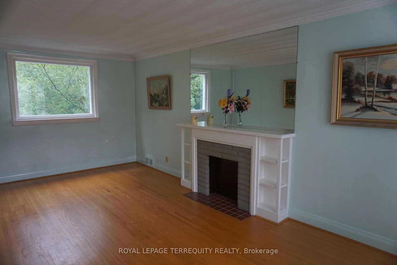 ISLINGTON Avenue in Toronto · Edenbridge-Humber Valley — photo 2
