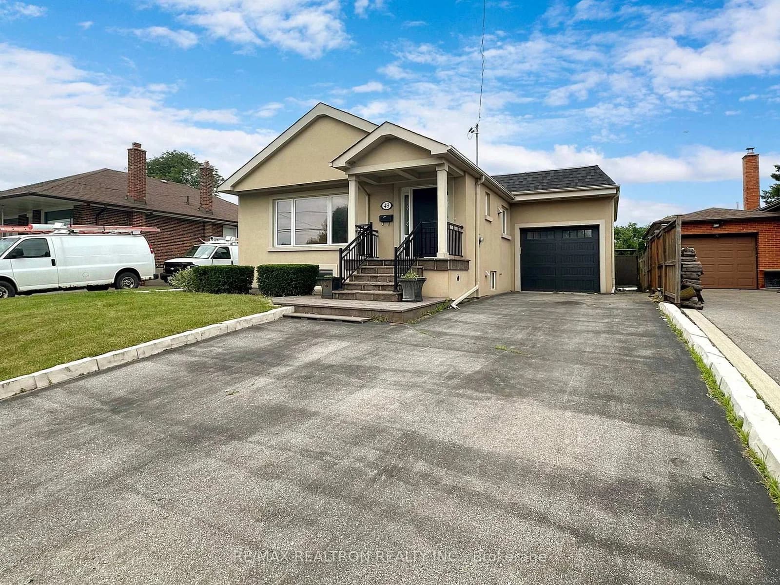 Exbury Road in Toronto · Downsview-Roding-CFB — photo 2