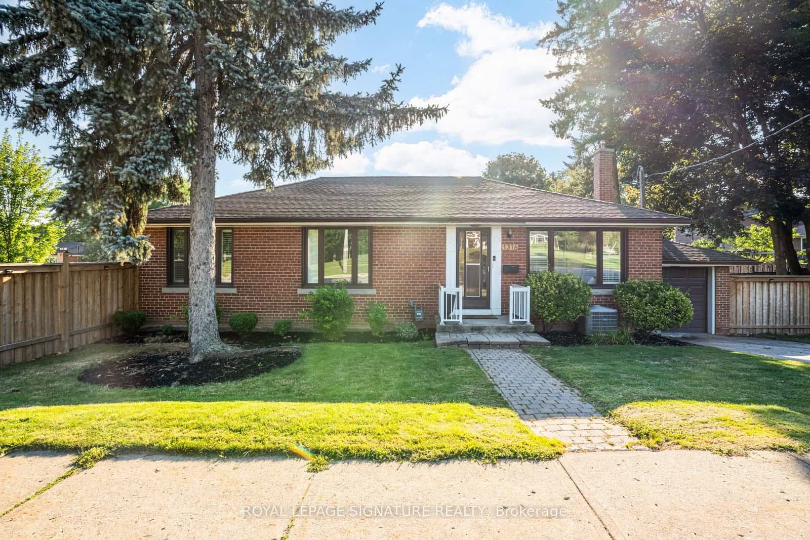 Photo of Kipling Avenue in Toronto · Princess-Rosethorn