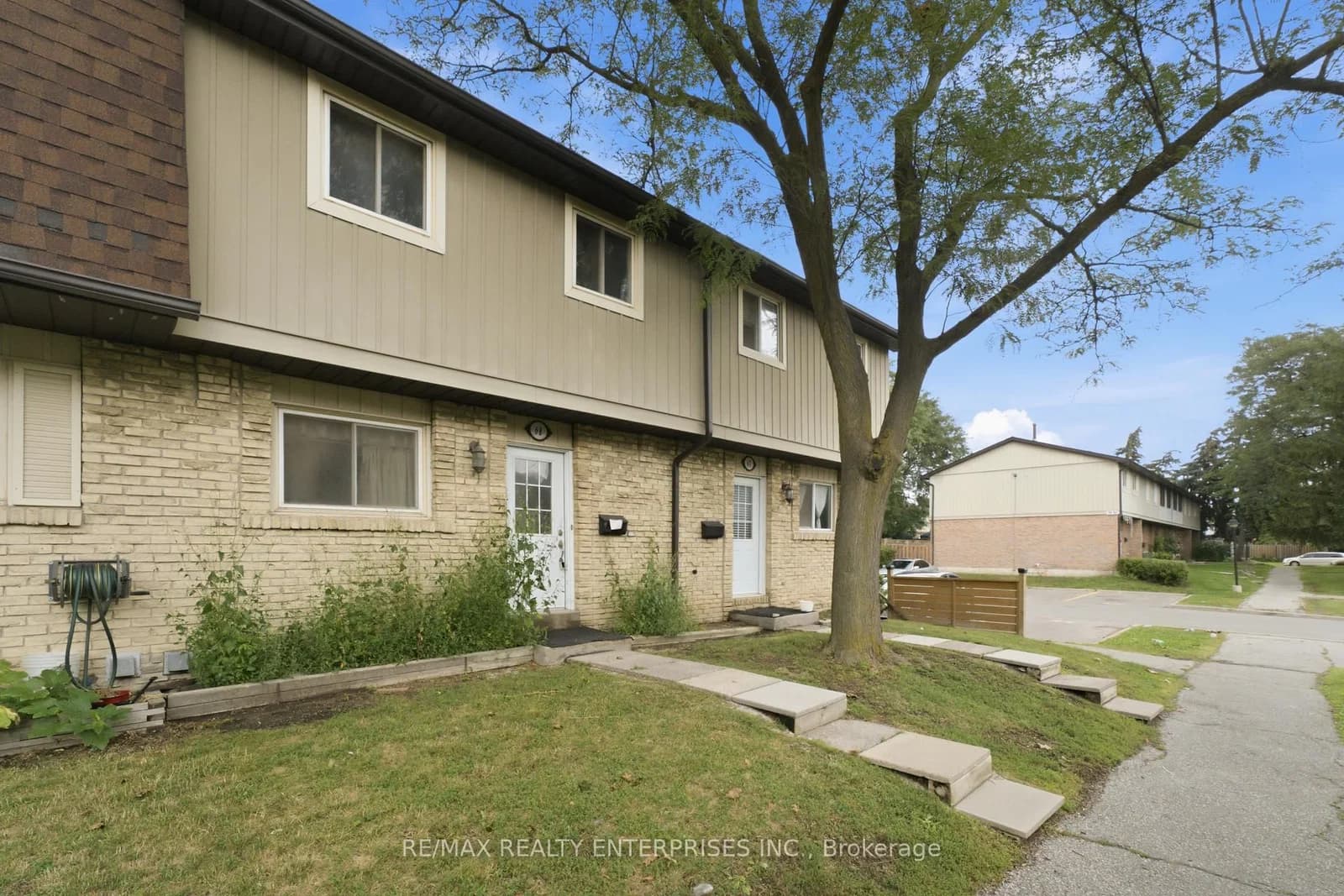 Photo of Hansen Road in Brampton · Madoc