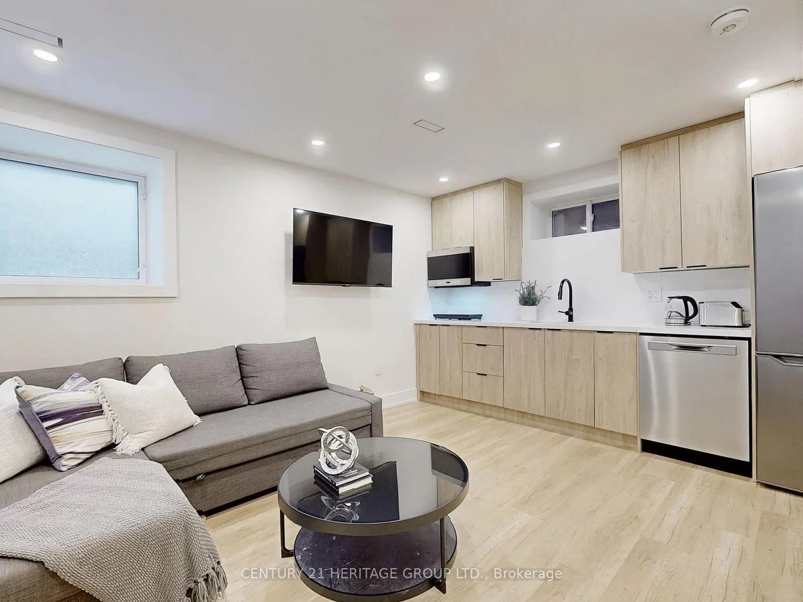 Struthers Street Unit in Toronto · Mimico — photo 2