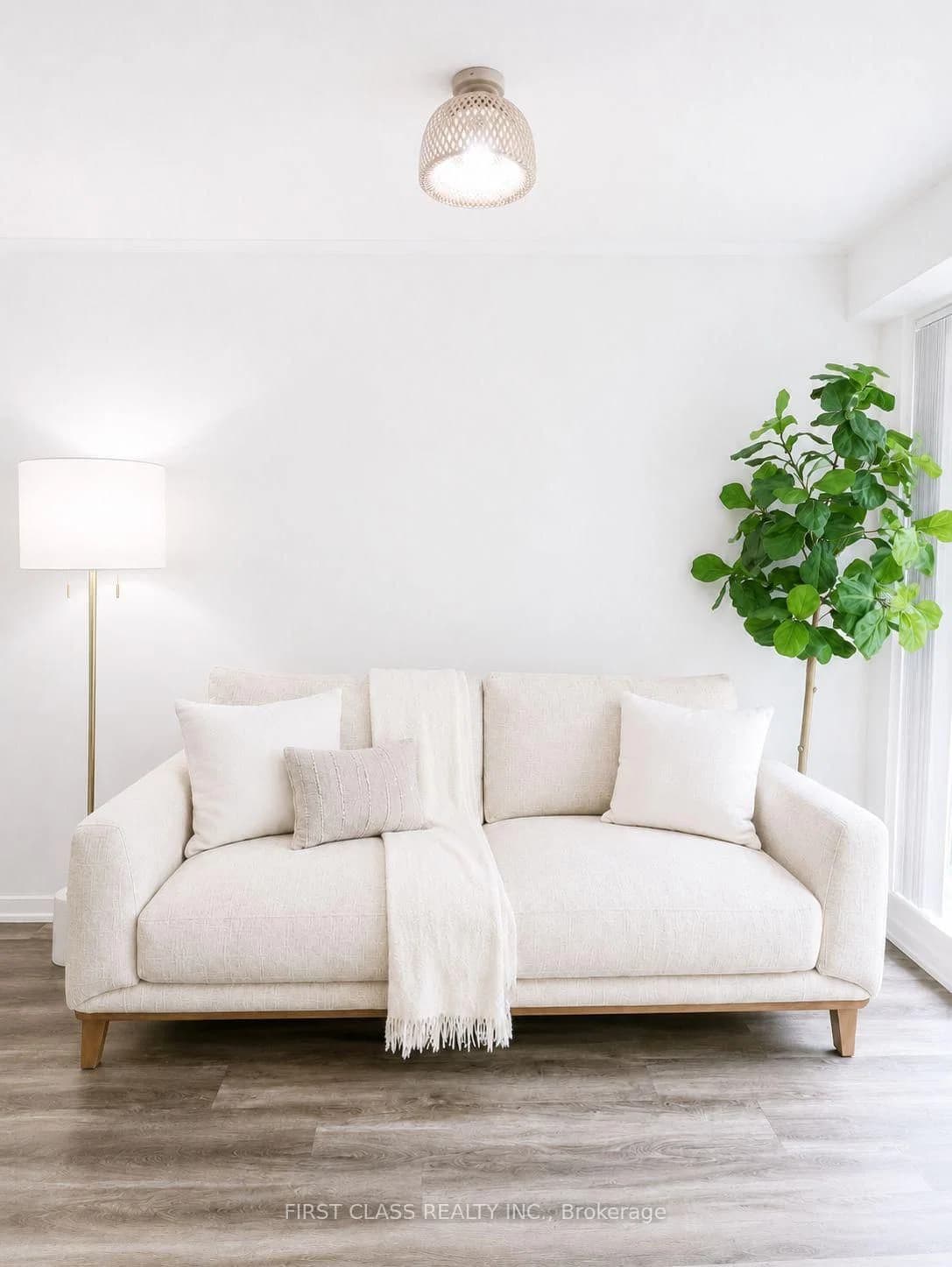 William Jackson Way in Toronto · New Toronto — photo 2