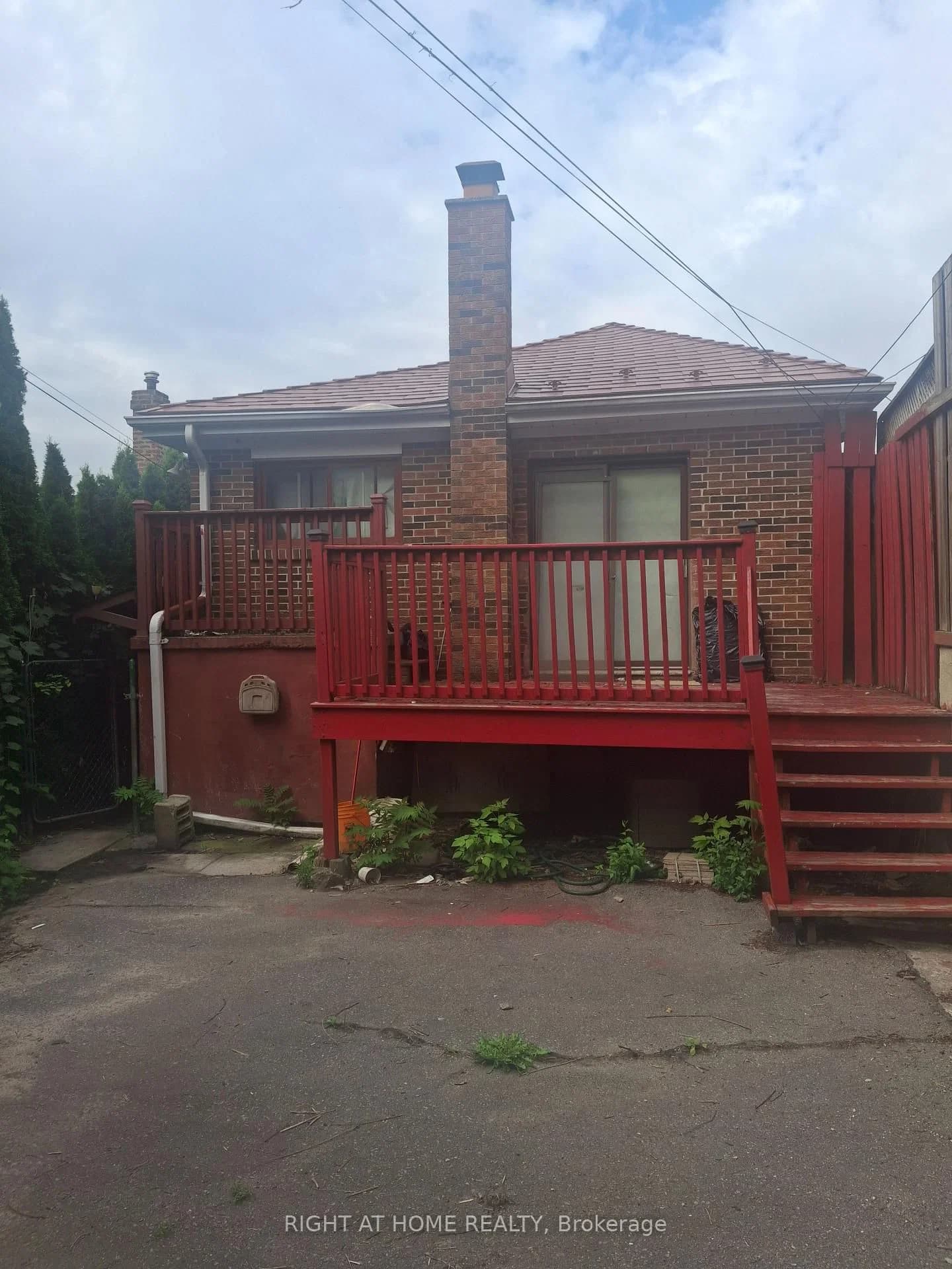 Caledonia Road in Toronto · Caledonia-Fairbank — photo 2