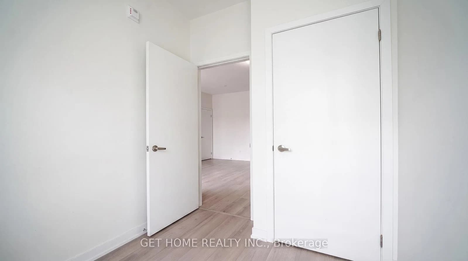 Photo of Ridgeway Drive in Mississauga · Erin Mills