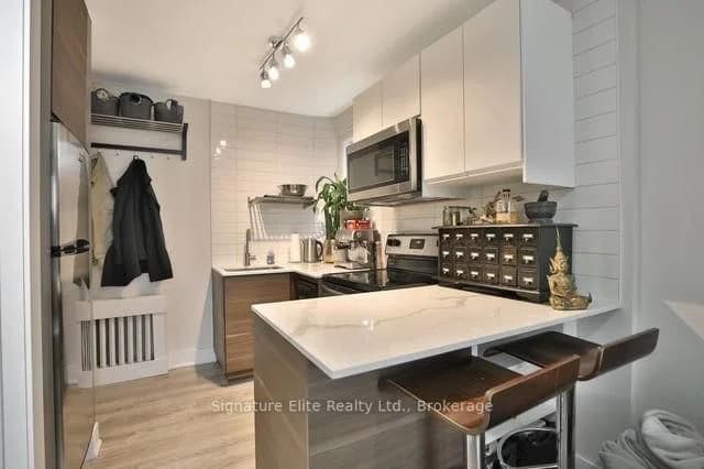 Photo of Alder Crescent in Toronto · Long Branch
