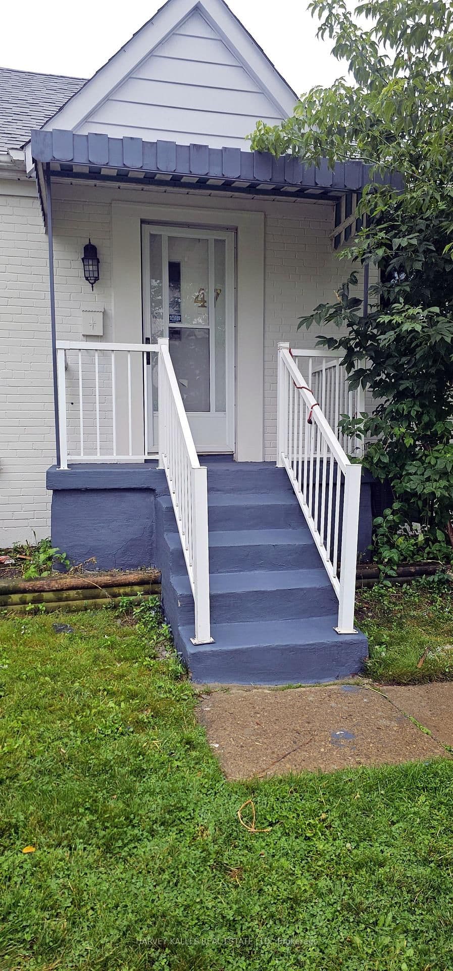 Stayner Avenue in Toronto · Yorkdale-Glen Park — photo 2