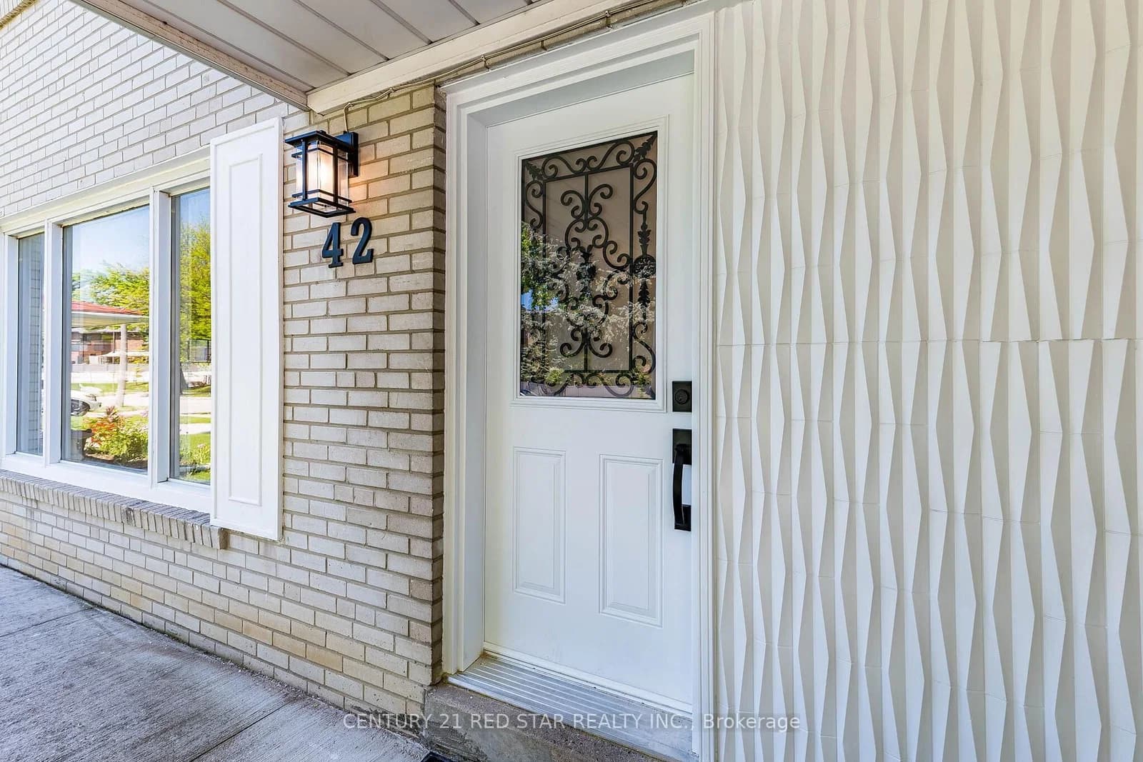 Broadfield Drive in Toronto · Markland Wood — photo 3