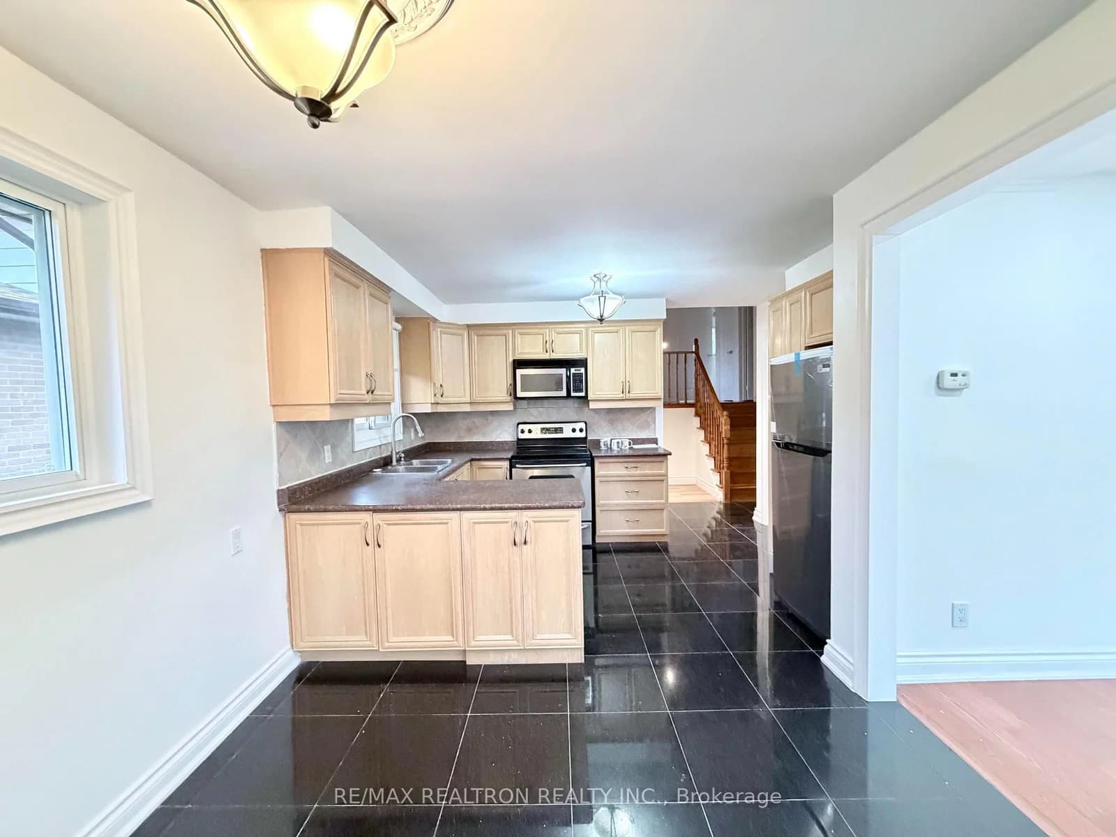 Photo of Midhurst Lane Floor in Mississauga · Rathwood