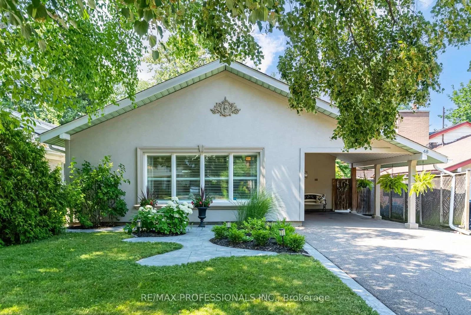 Photo of Genthorn Avenue in Toronto · Rexdale-Kipling