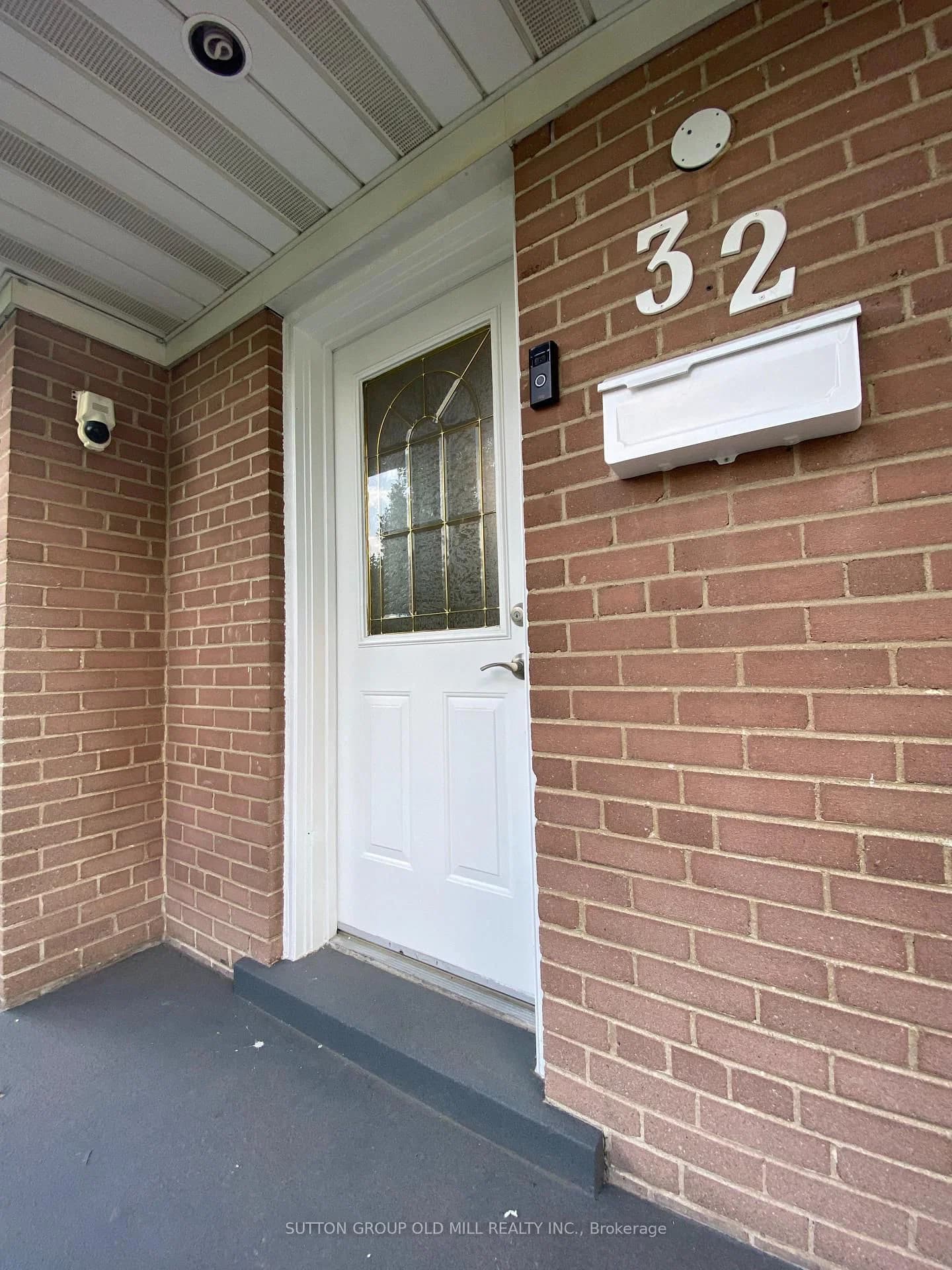 Hagersville Court in Toronto · Eringate-Centennial-West Deane — photo 3