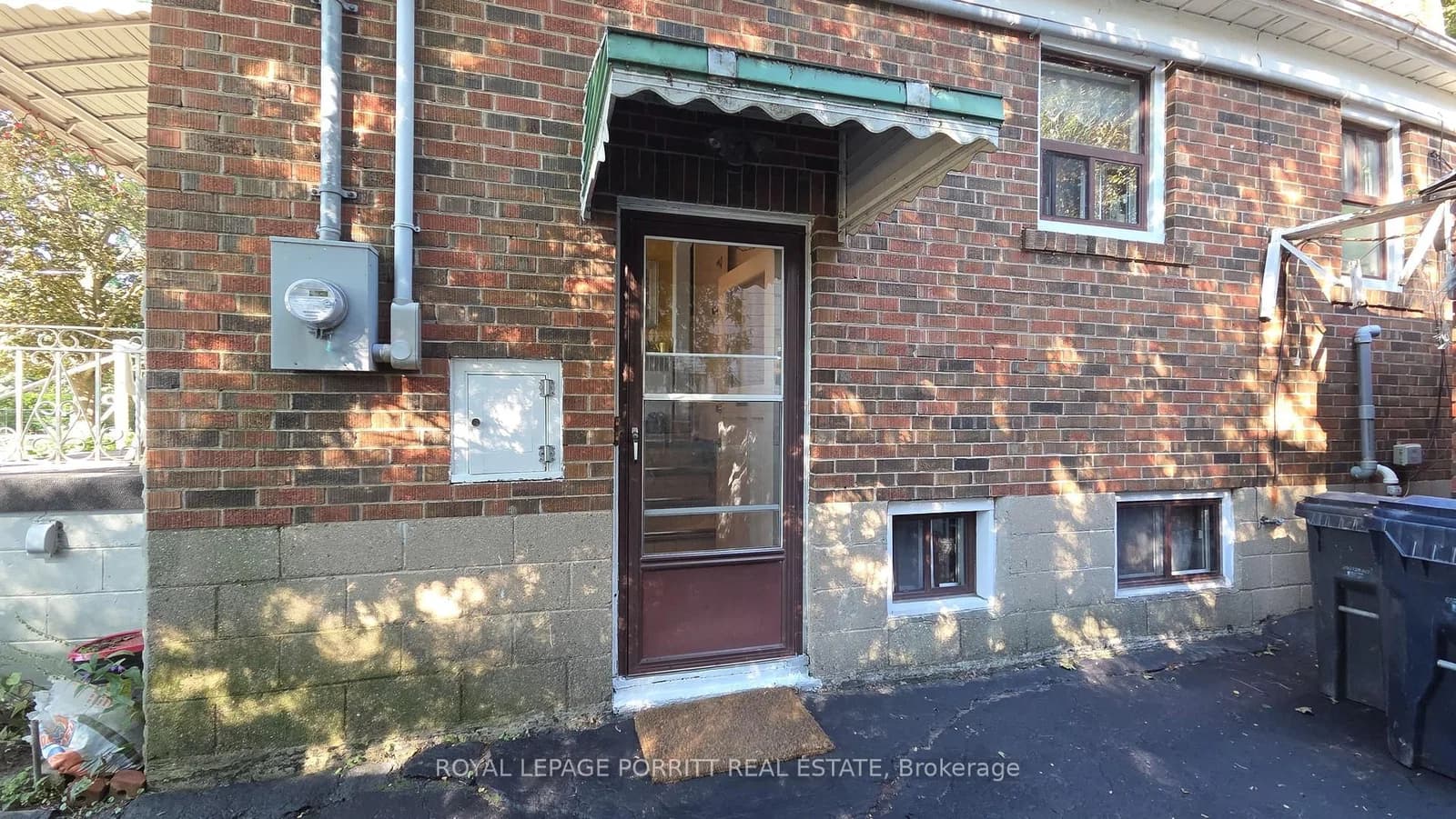 Meaford Avenue in Toronto · Long Branch — photo 2