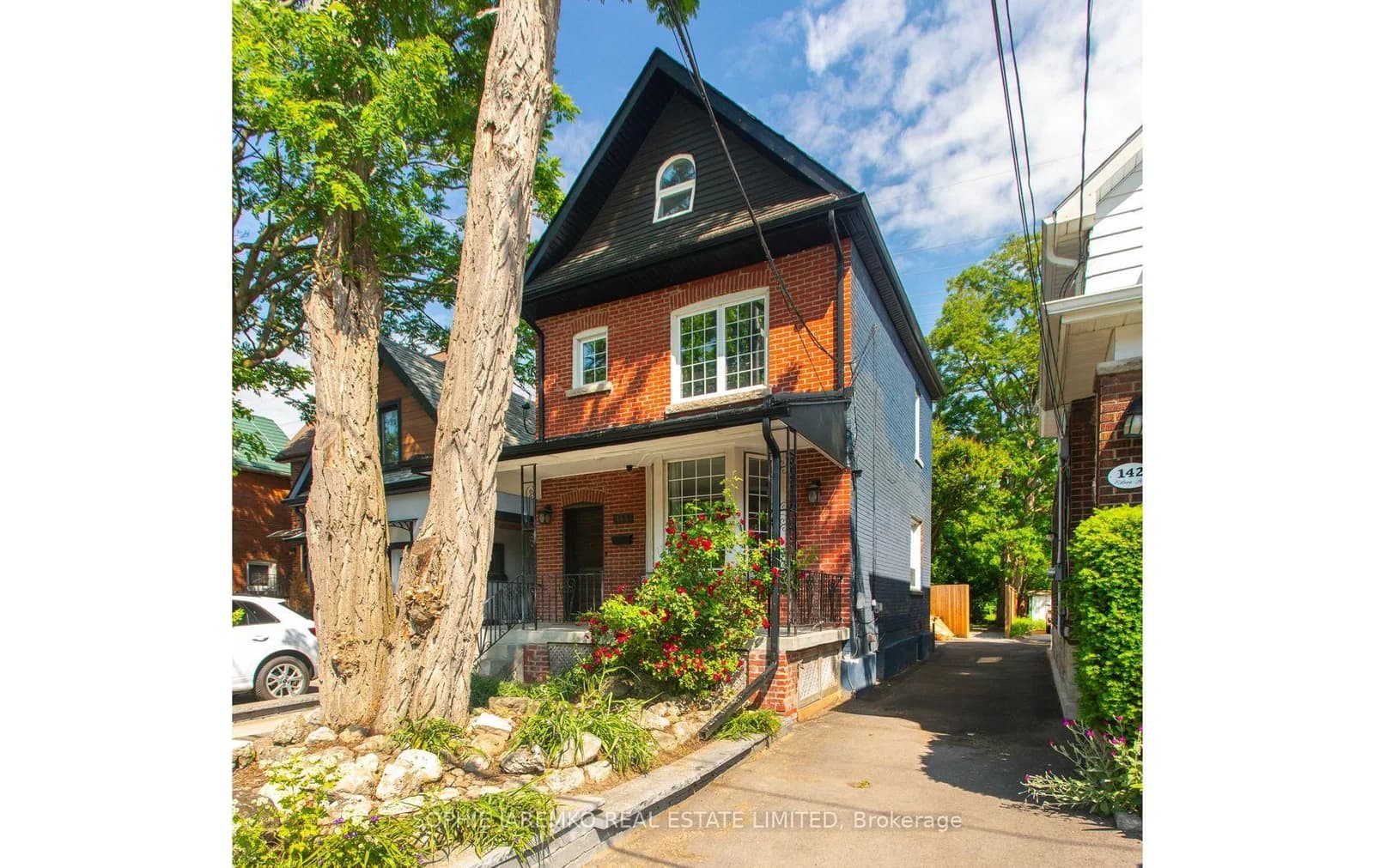 Eileen Avenue in Toronto · Rockcliffe-Smythe — photo 2
