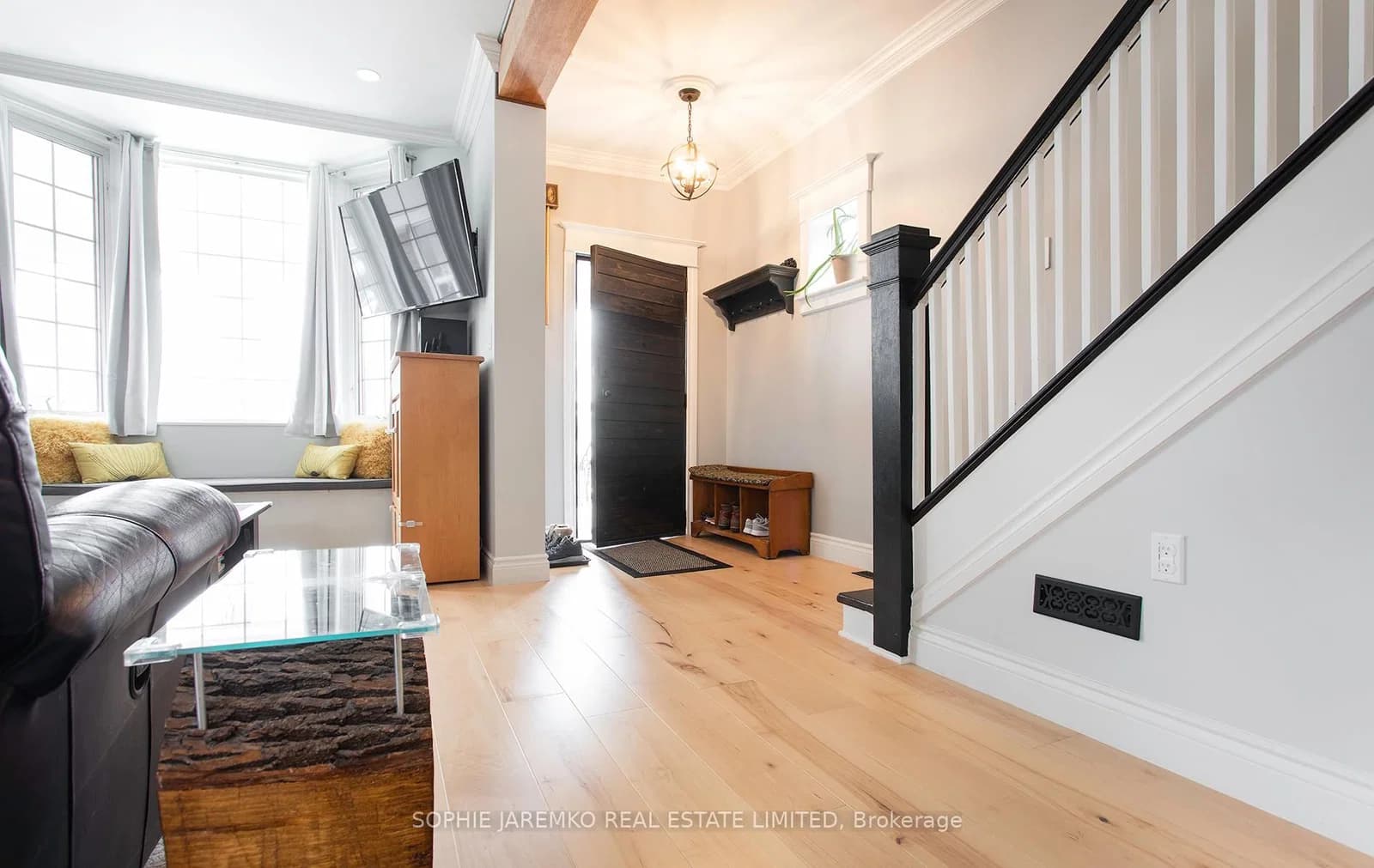 Eileen Avenue in Toronto · Rockcliffe-Smythe — photo 3