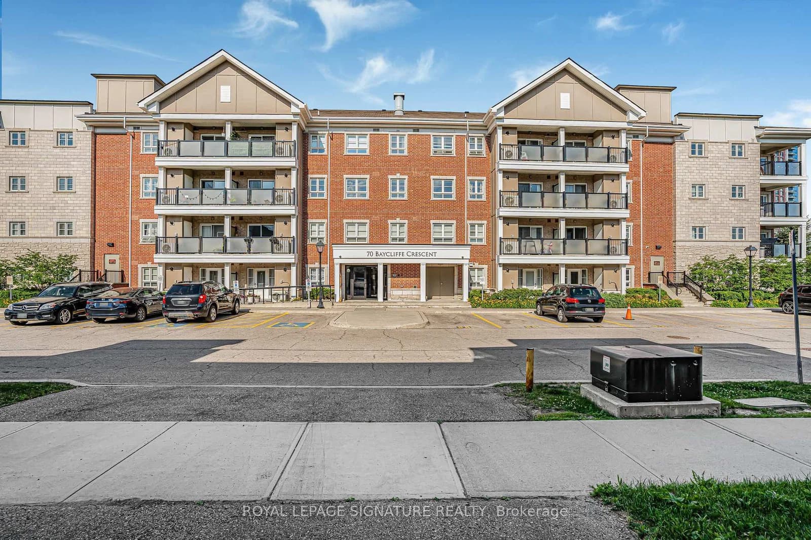 Baycliffe Crescent in Brampton · Northwest Brampton — photo 2