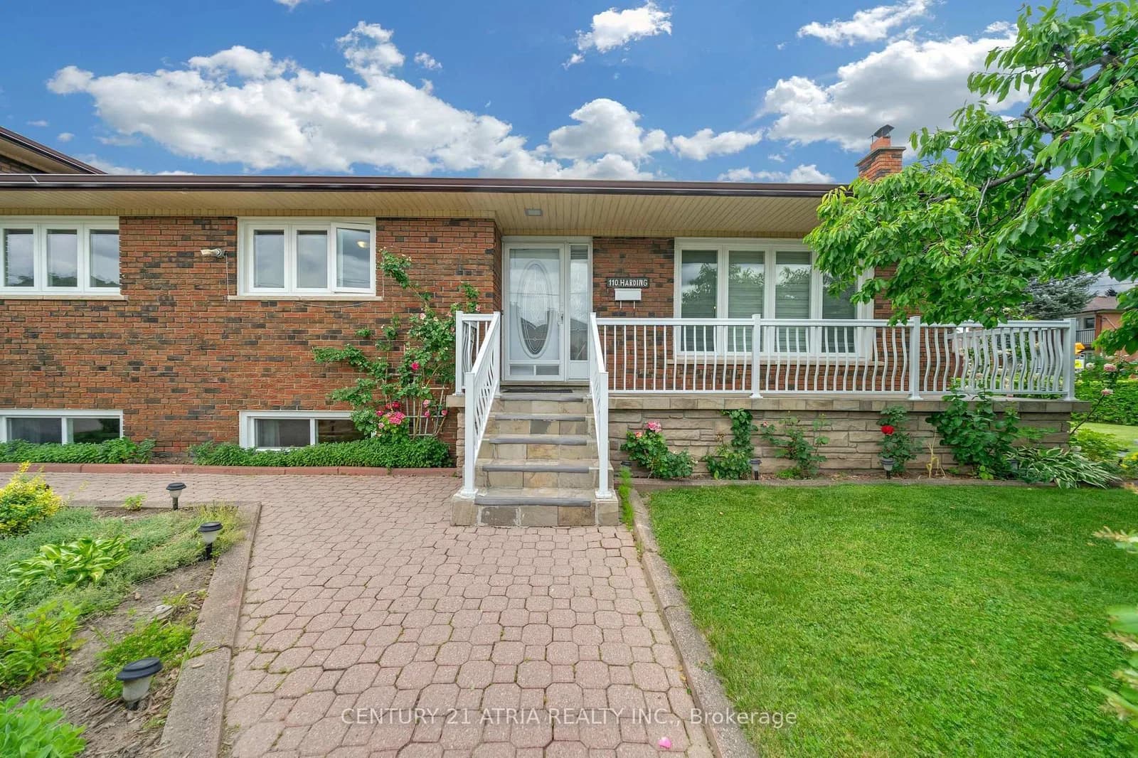 Harding Avenue in Toronto · Brookhaven-Amesbury — photo 3