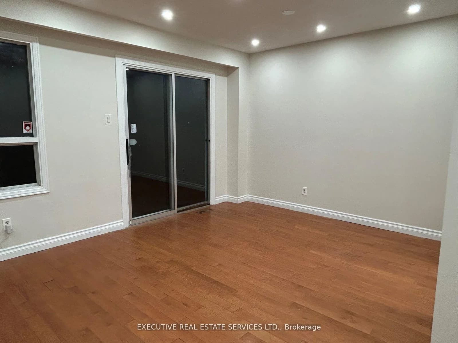 Primrose Crescent in Brampton · Heart Lake West — photo 2