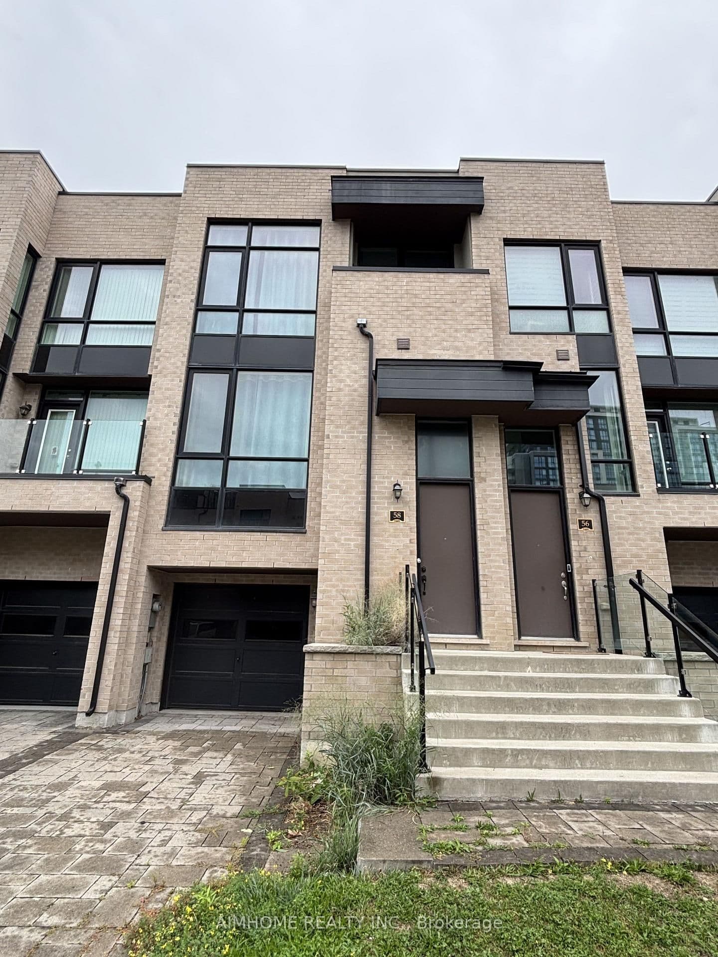 Pony Farm Drive in Toronto · Willowridge-Martingrove-Richview — photo 2