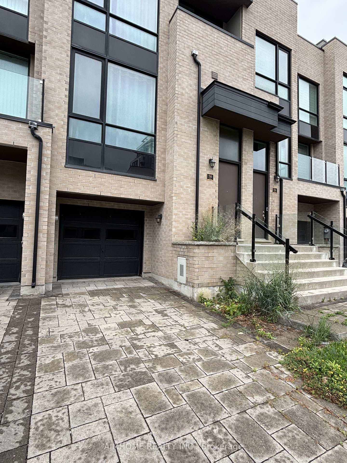 Pony Farm Drive in Toronto · Willowridge-Martingrove-Richview — photo 3