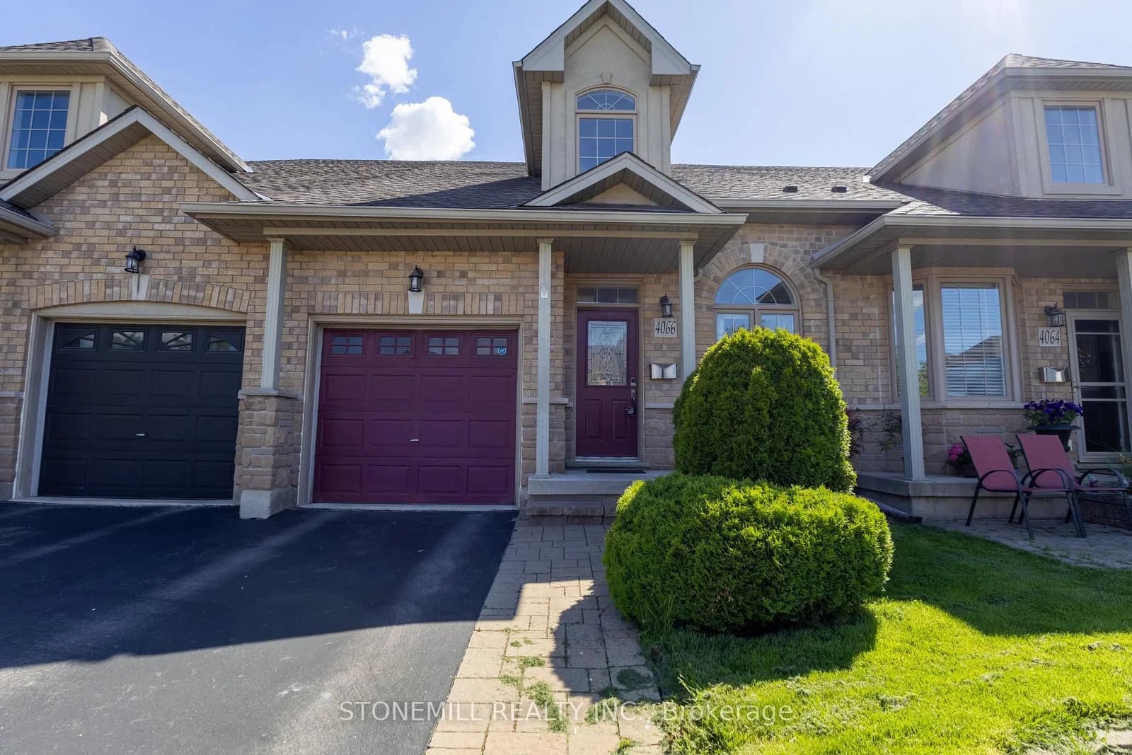 Photo of Medland Drive in Burlington · Rose
