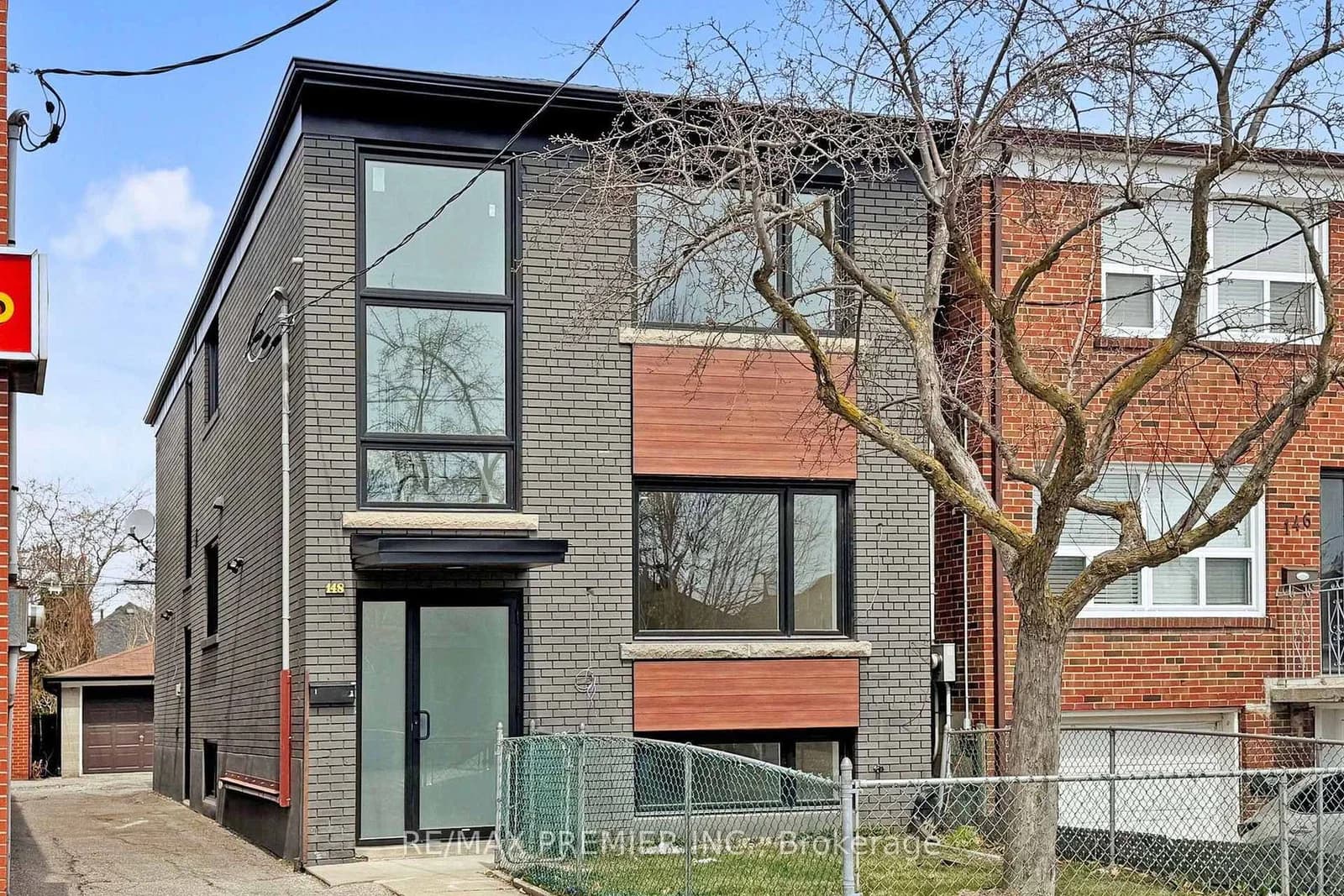 Lambton Avenue in Toronto · Rockcliffe-Smythe — photo 2