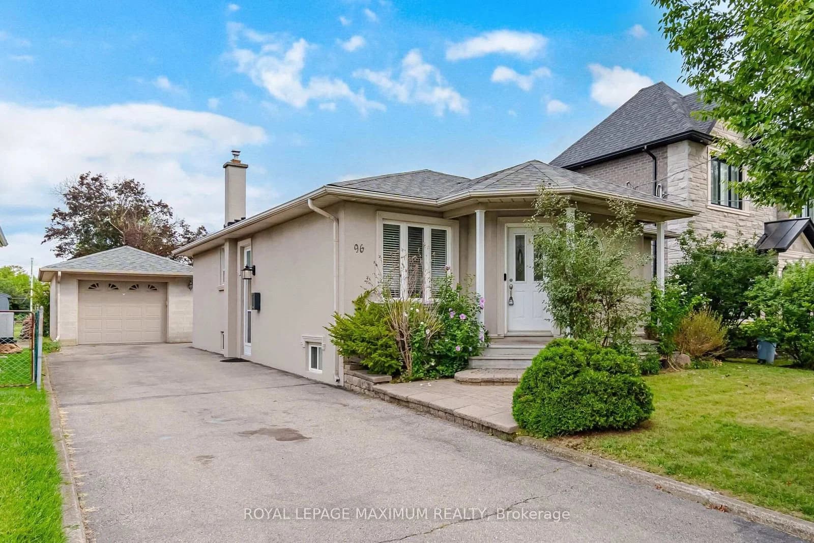 Photo of Wallasey Avenue in Toronto · Humberlea-Pelmo Park W5