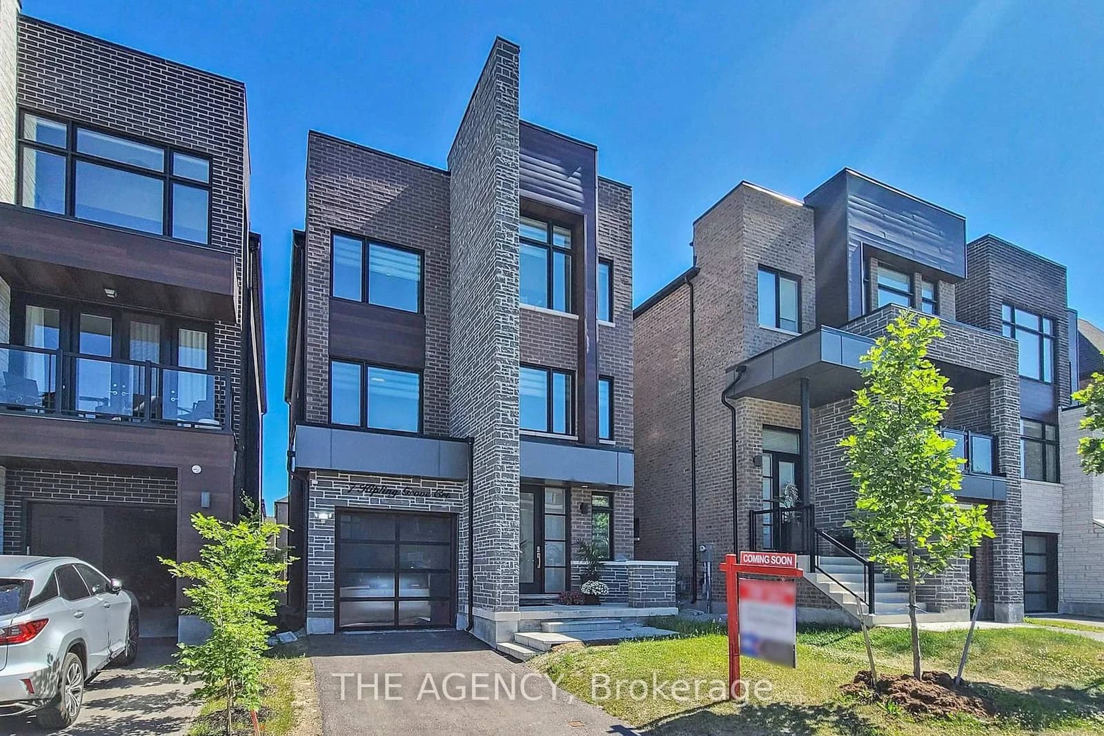 Photo of Kipling Grove Court in Toronto · Princess-Rosethorn