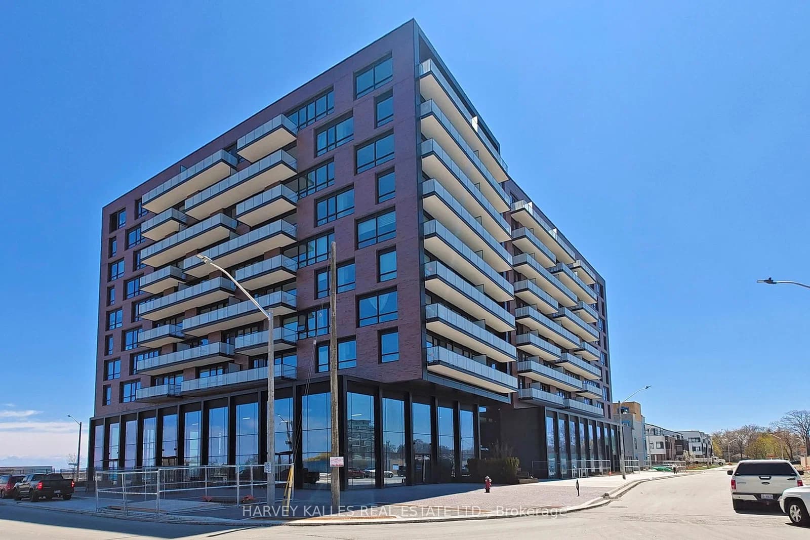 Masonry Way in Mississauga · Port Credit — photo 2