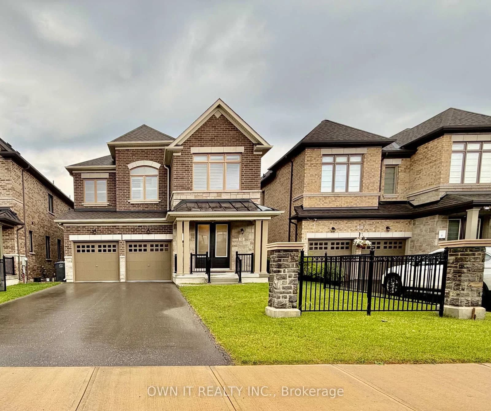 Lost Canyon Way in Brampton · Credit Valley — photo 2