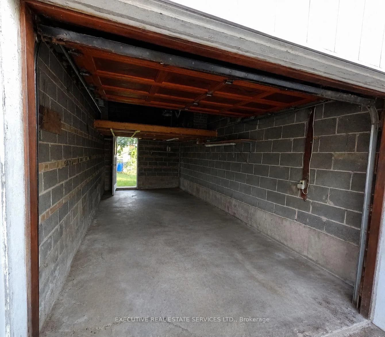 Ludgate Drive in Toronto · Rexdale-Kipling — photo 2