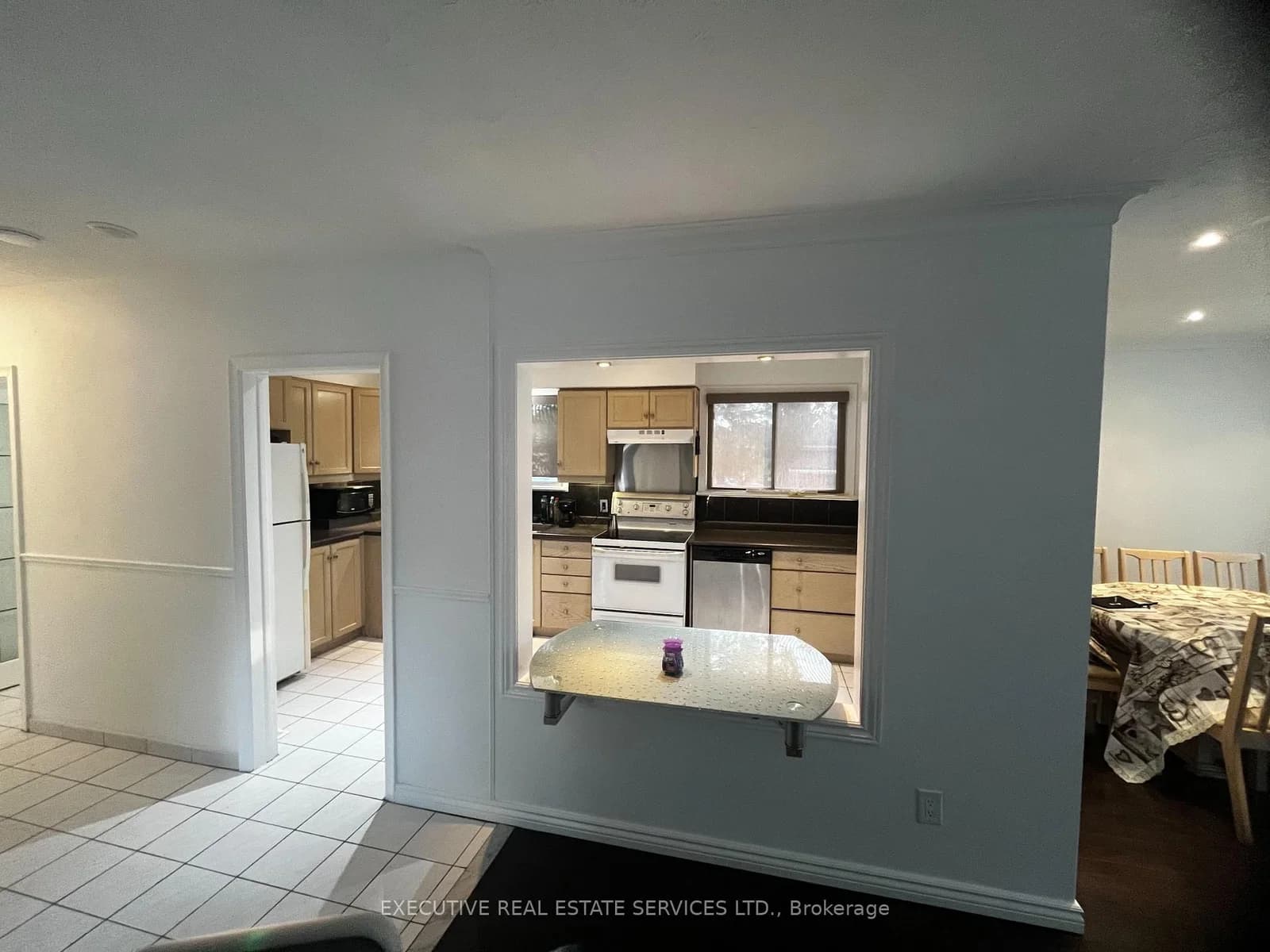 Ludgate Drive in Toronto · Rexdale-Kipling — photo 3