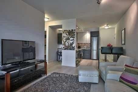 Brookers Lane in Toronto · Mimico — photo 2