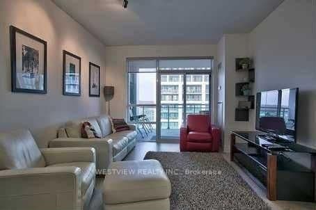 Brookers Lane in Toronto · Mimico — photo 3