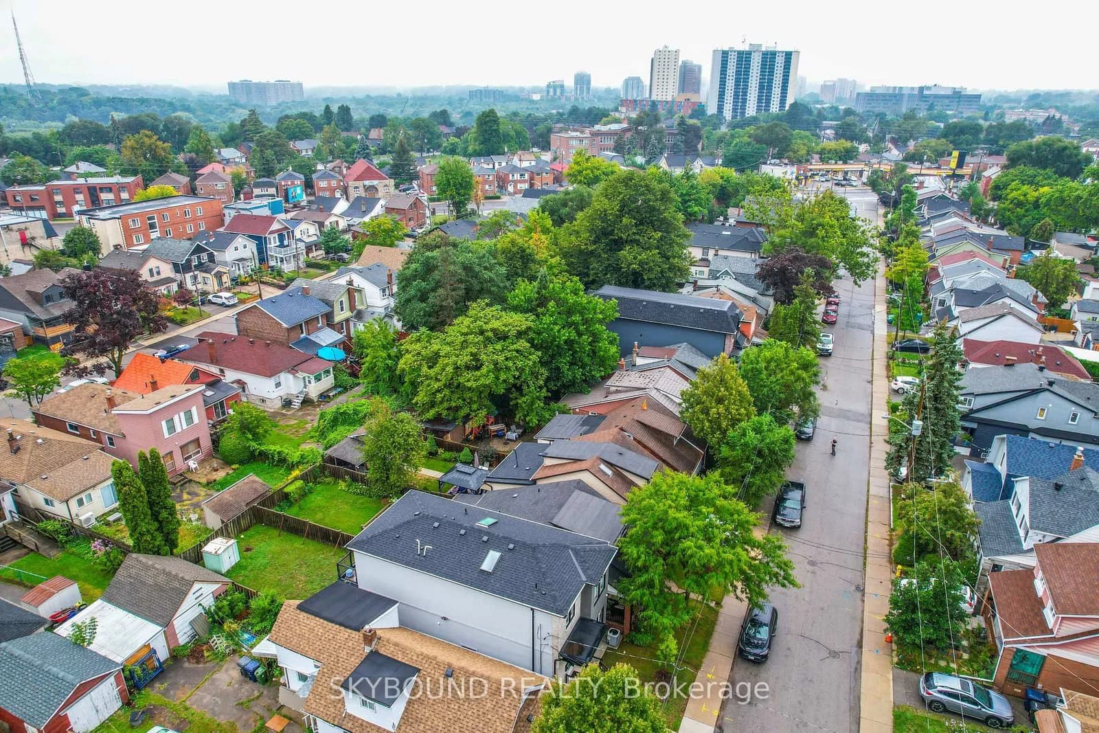 Craydon Avenue in Toronto · Mount Dennis — photo 3