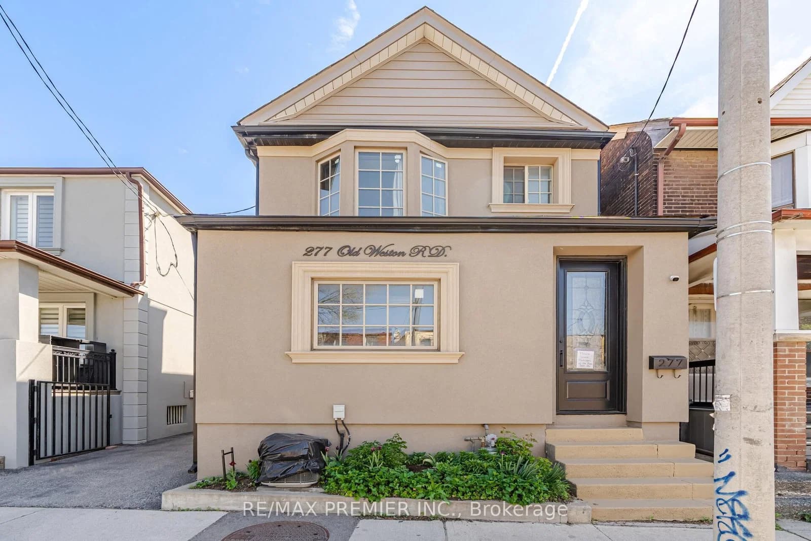 Photo of Old Weston Road in Toronto · Weston-Pellam Park