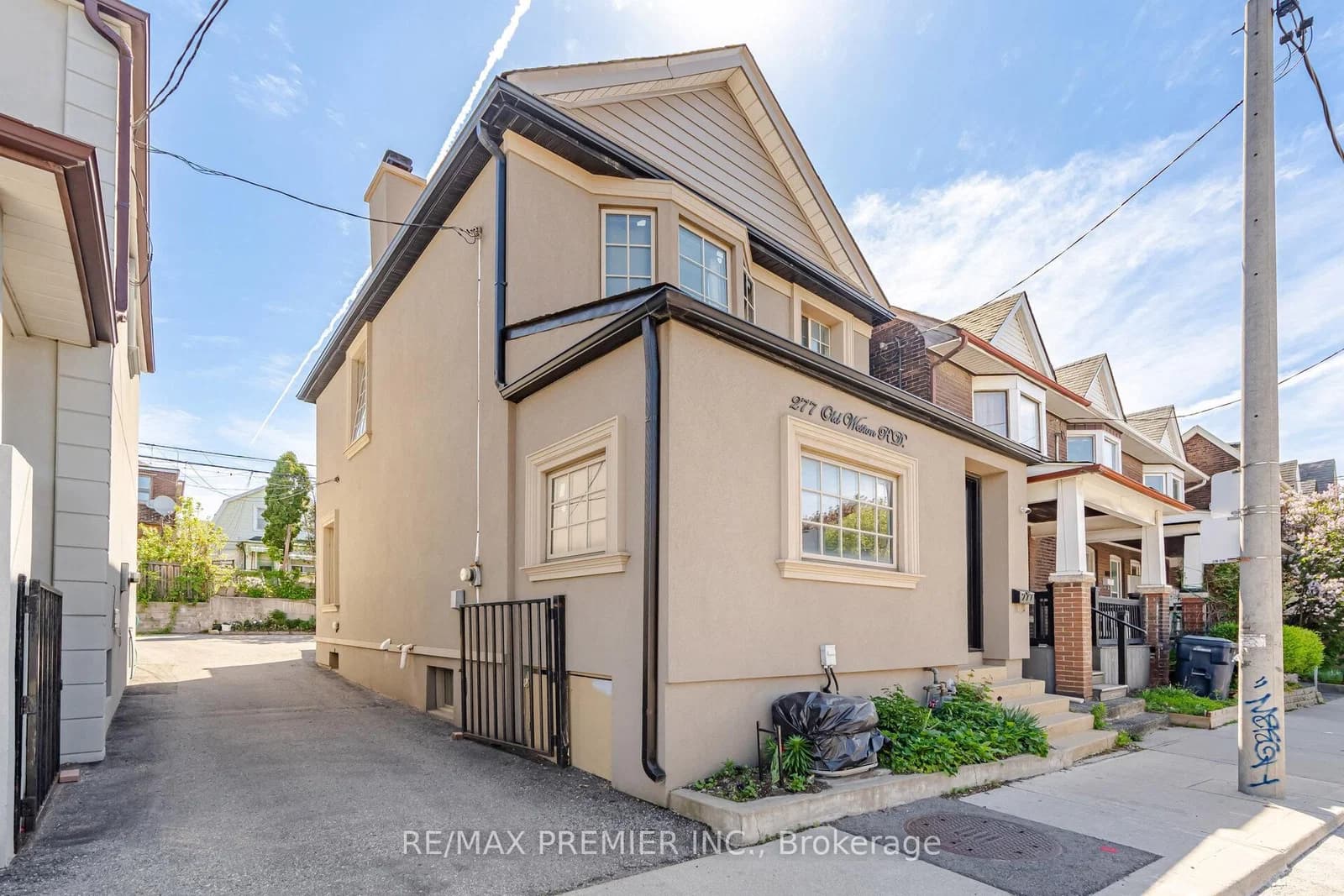 Old Weston Road in Toronto · Weston-Pellam Park — photo 2